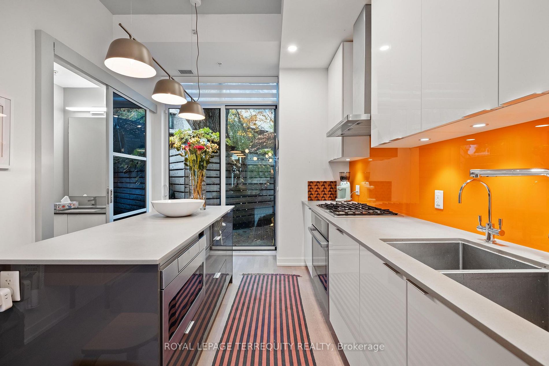 38 Howard Park Ave, #157