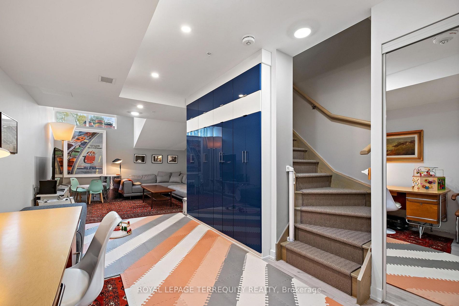38 Howard Park Ave, #157