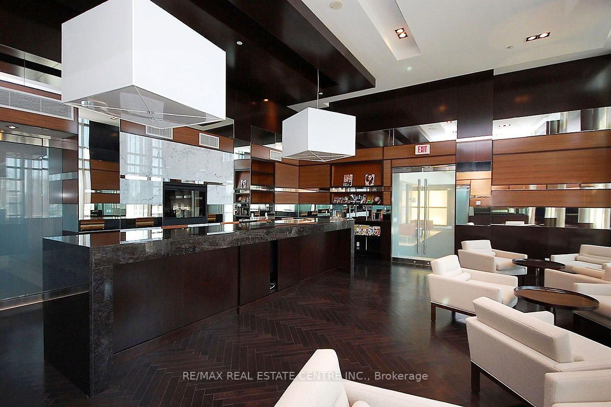 225 Sherway Gardens Road, #206