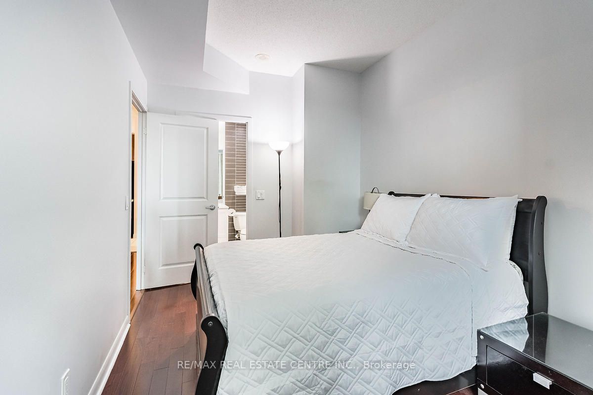 225 Sherway Gardens Road, #206
