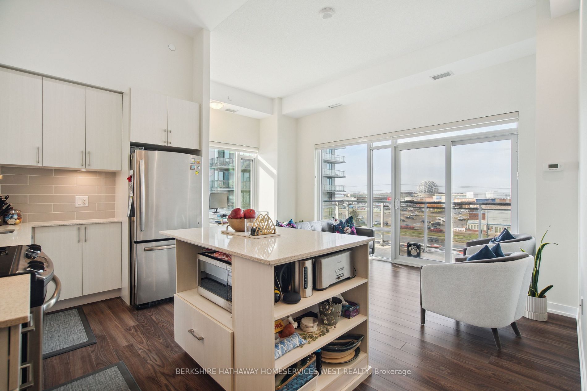2560 Eglinton Avenue W, #507
