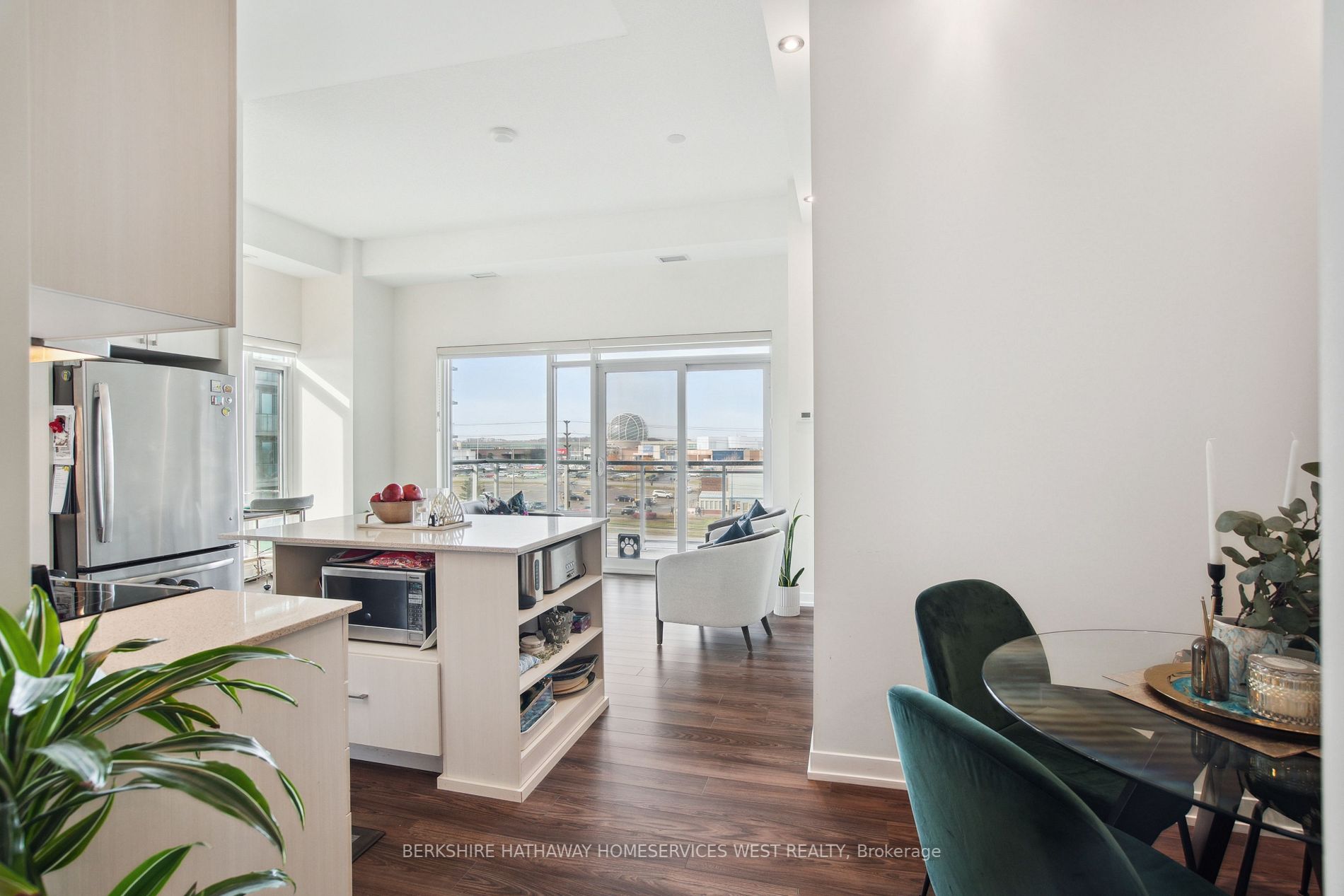2560 Eglinton Avenue W, #507