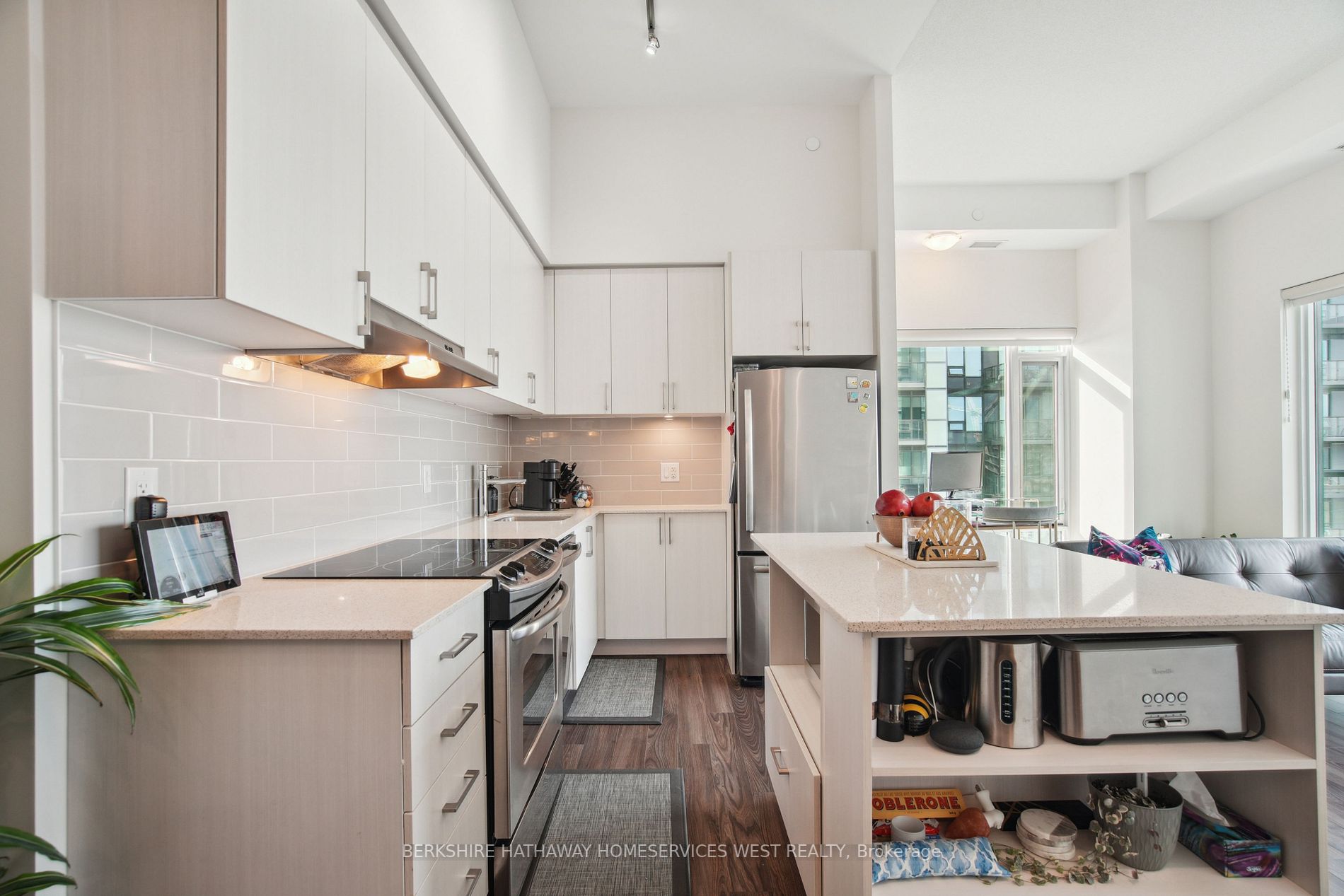 2560 Eglinton Avenue W, #507