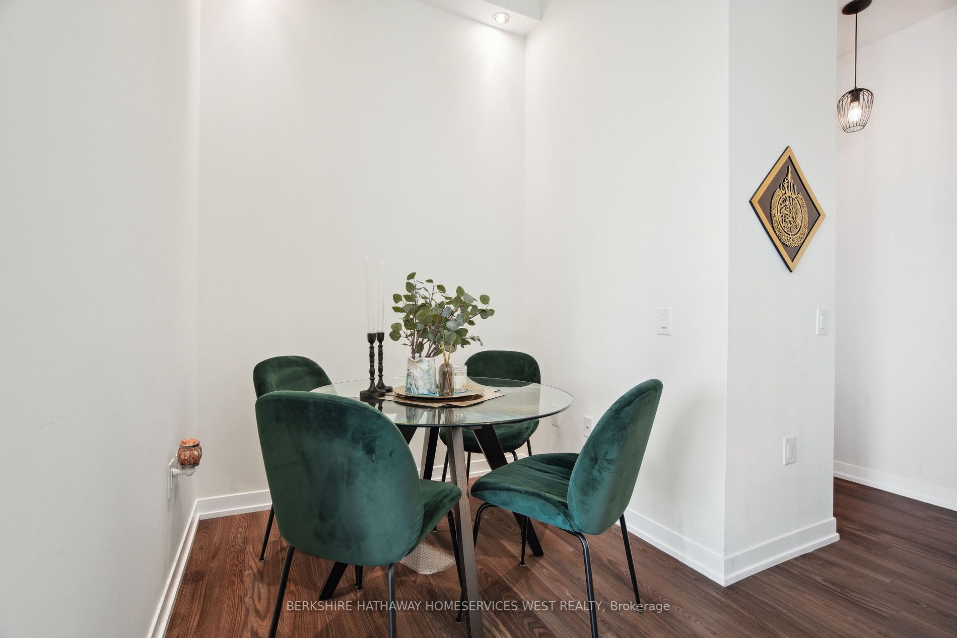 2560 Eglinton Avenue W, #507
