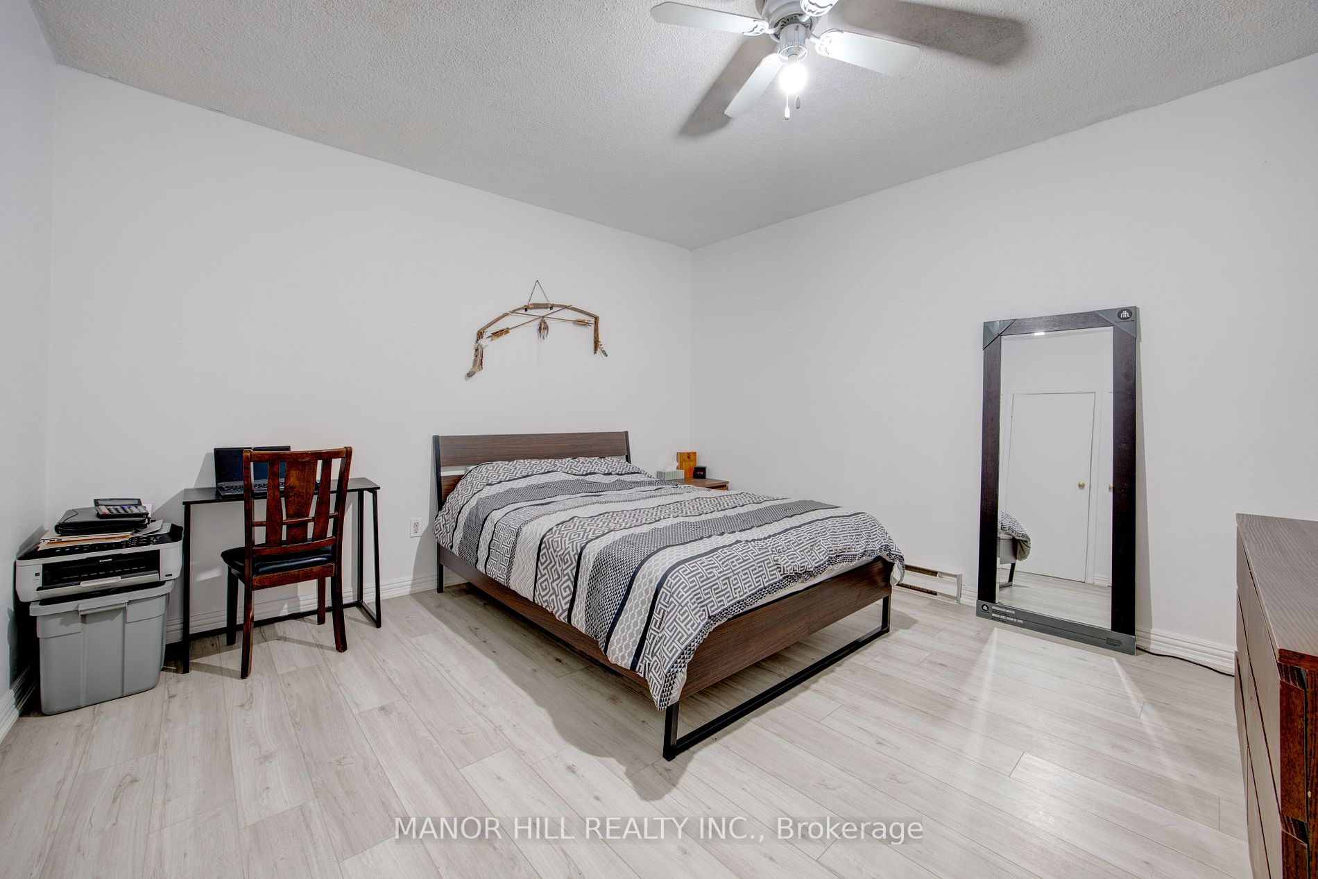 1334 Lakeshore Rd W