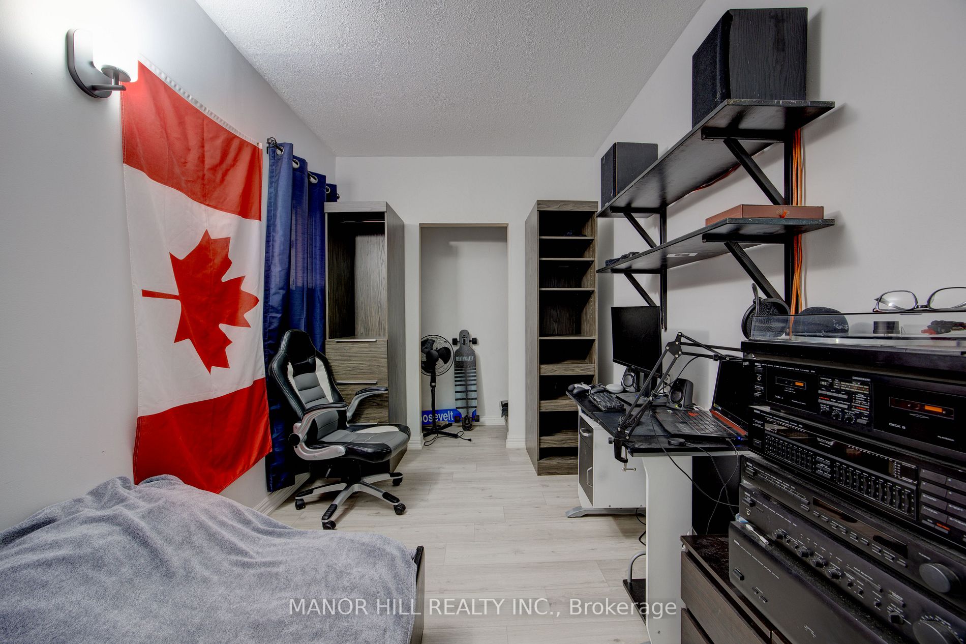 1334 Lakeshore Rd W