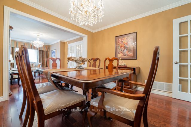 4078 Rossland Cres