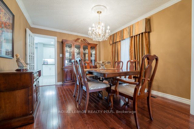 4078 Rossland Cres