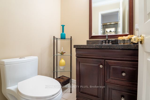 4078 Rossland Cres
