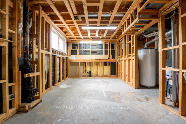 4078 Rossland Cres