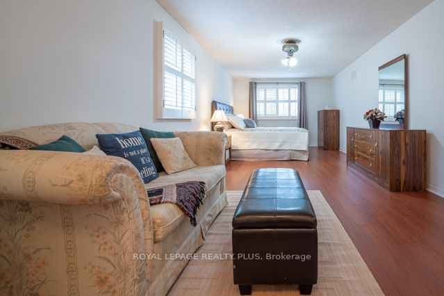 4078 Rossland Cres