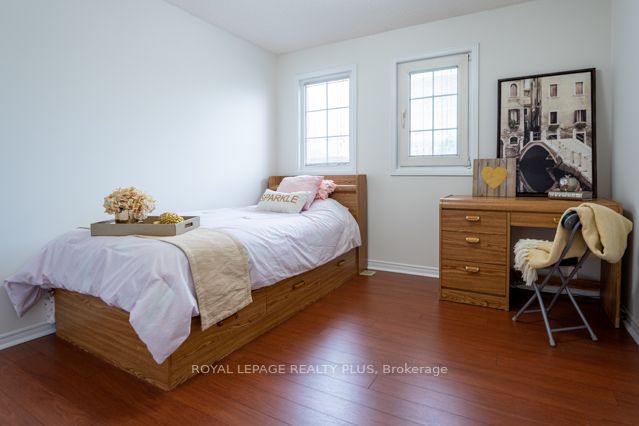 4078 Rossland Cres
