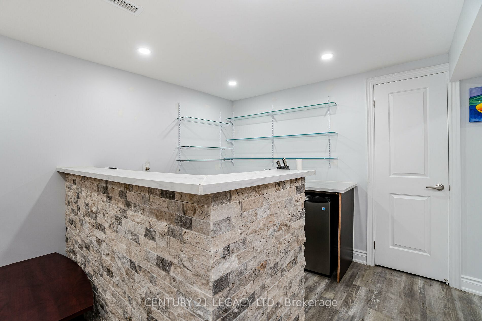 9 Mallard Cres