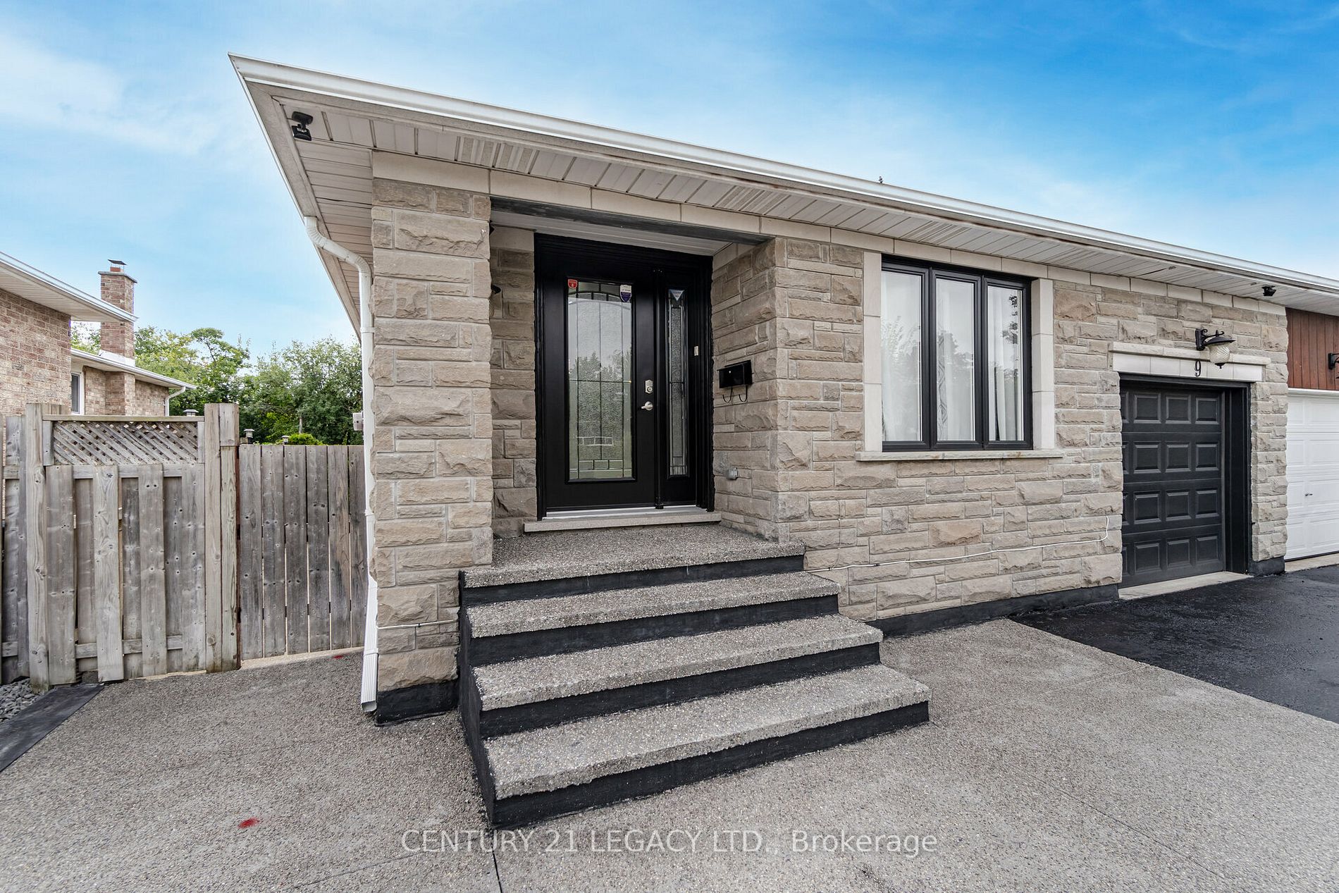 9 Mallard Cres