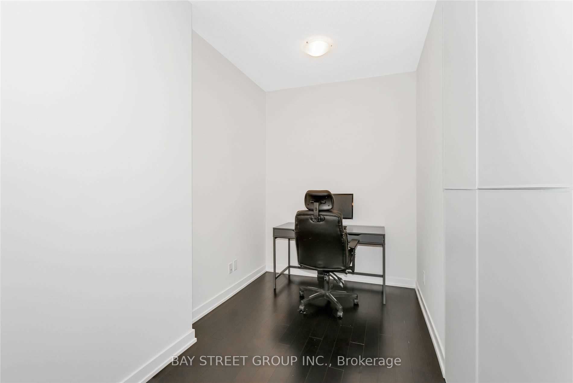 510 Curran Pl, #902