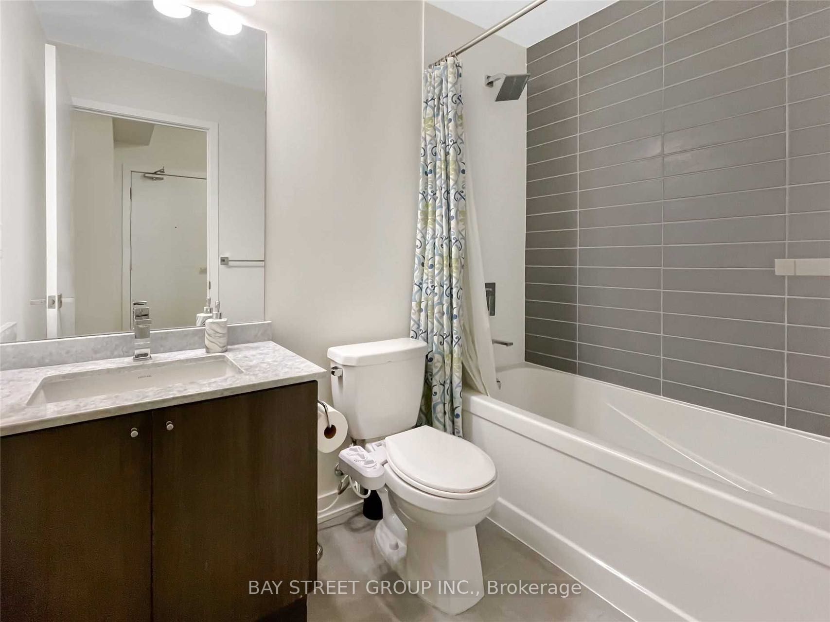 510 Curran Pl, #902