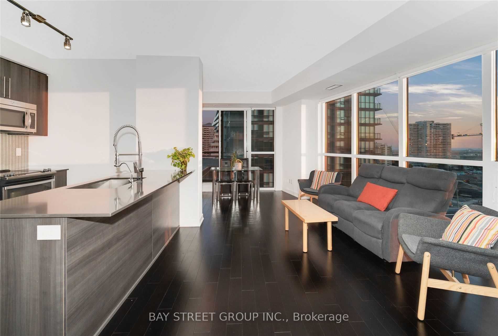 510 Curran Pl, #902