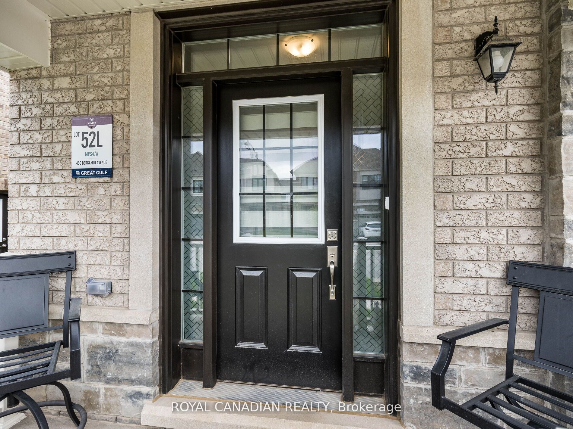456 Bergamot Avenue