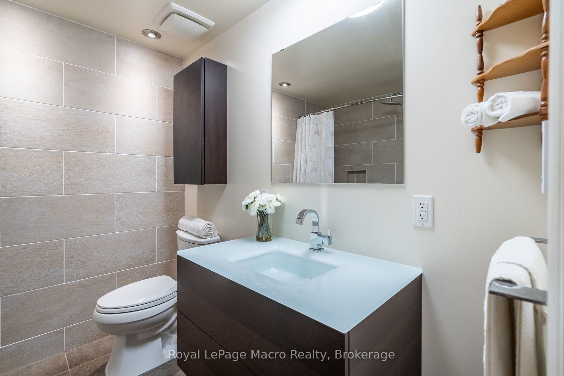 1270 Gainsborough Dr, #56