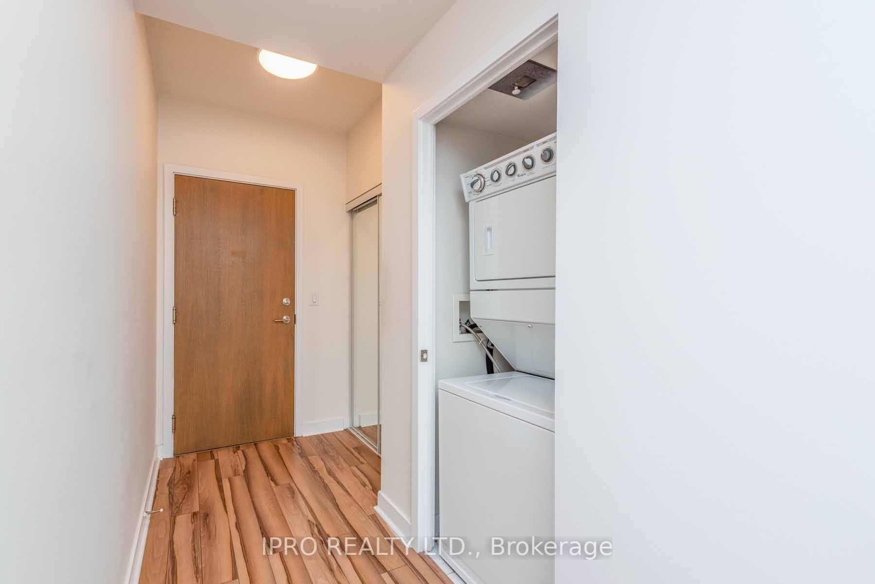 3985 Grand Park Dr, #1408