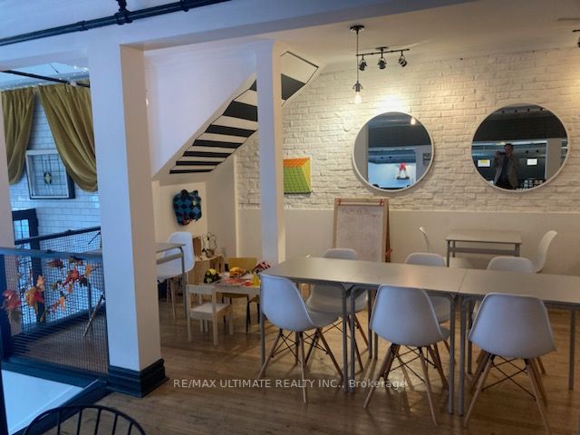 89 Roncesvalles Ave