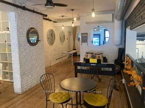 89 Roncesvalles Ave