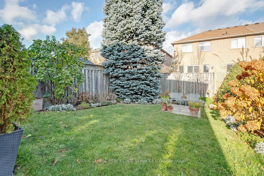 569 Eliza Crescent