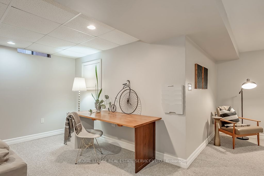 569 Eliza Crescent