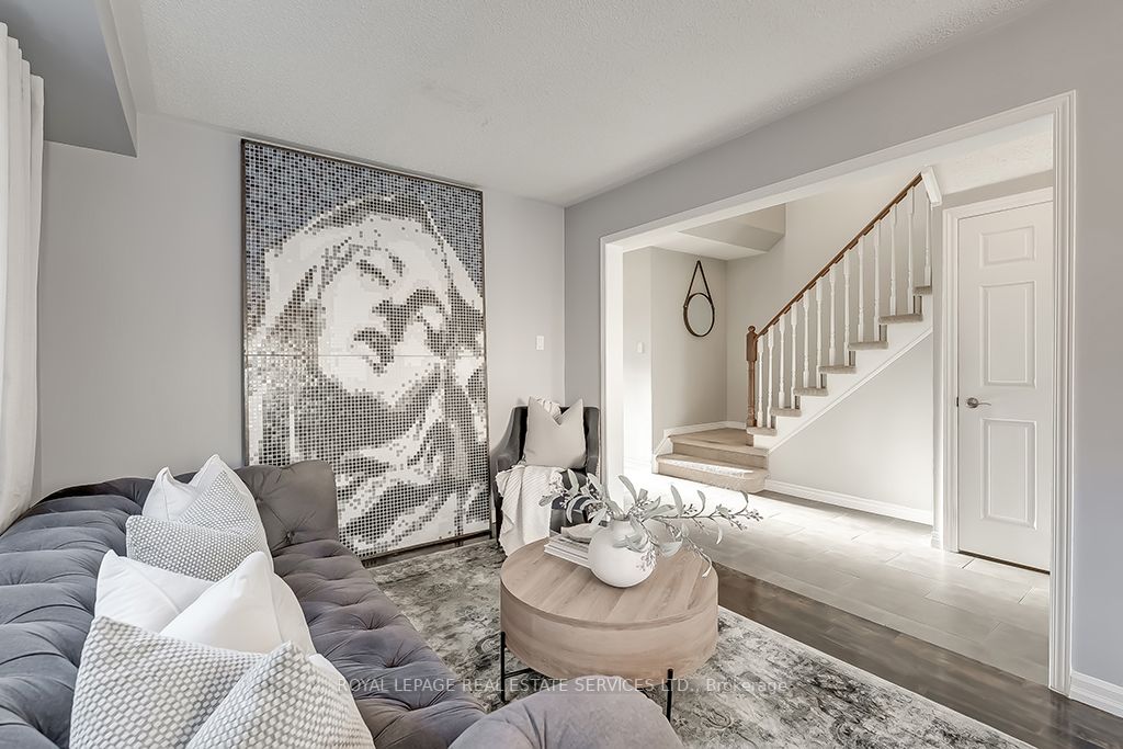 569 Eliza Crescent