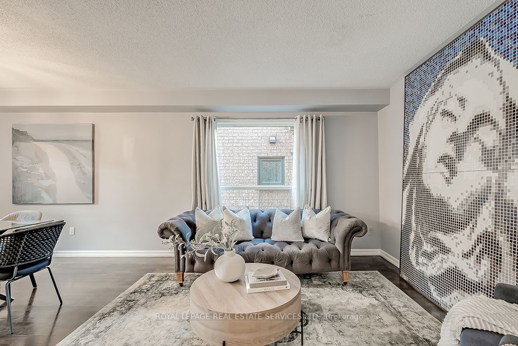 569 Eliza Crescent
