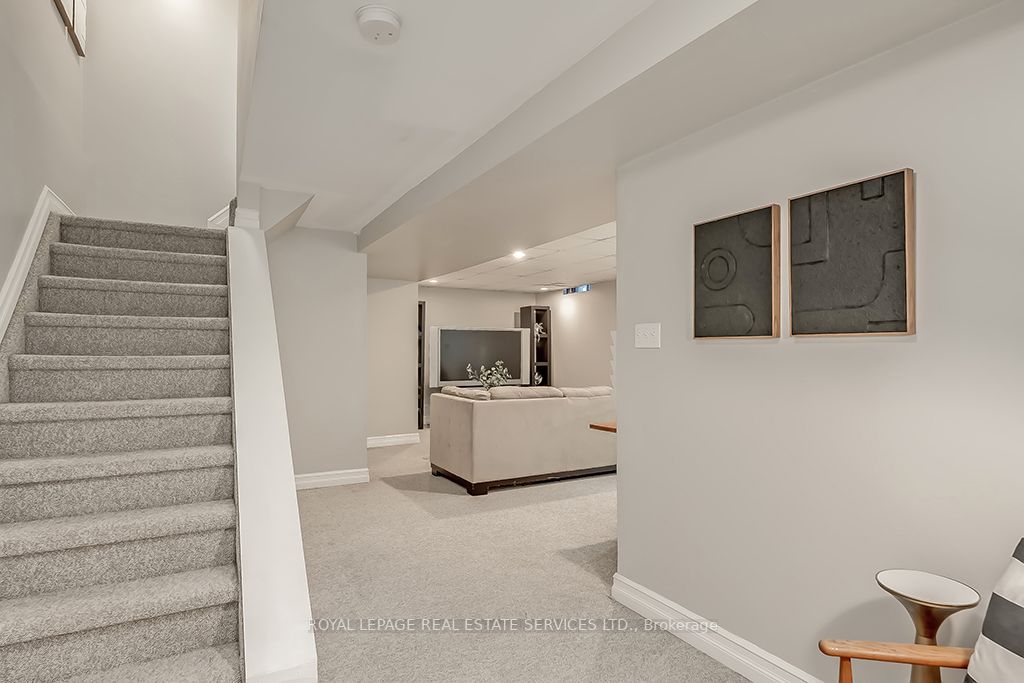 569 Eliza Crescent