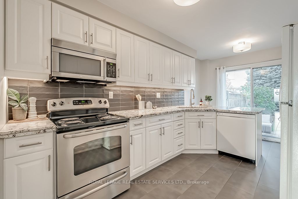 569 Eliza Crescent
