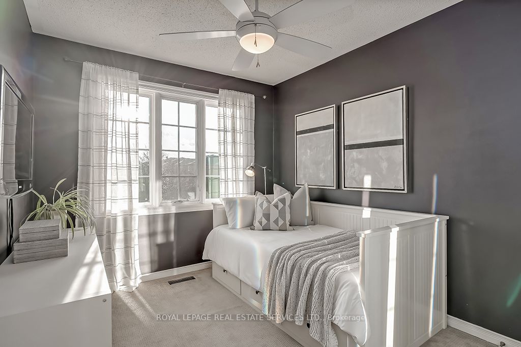 569 Eliza Crescent