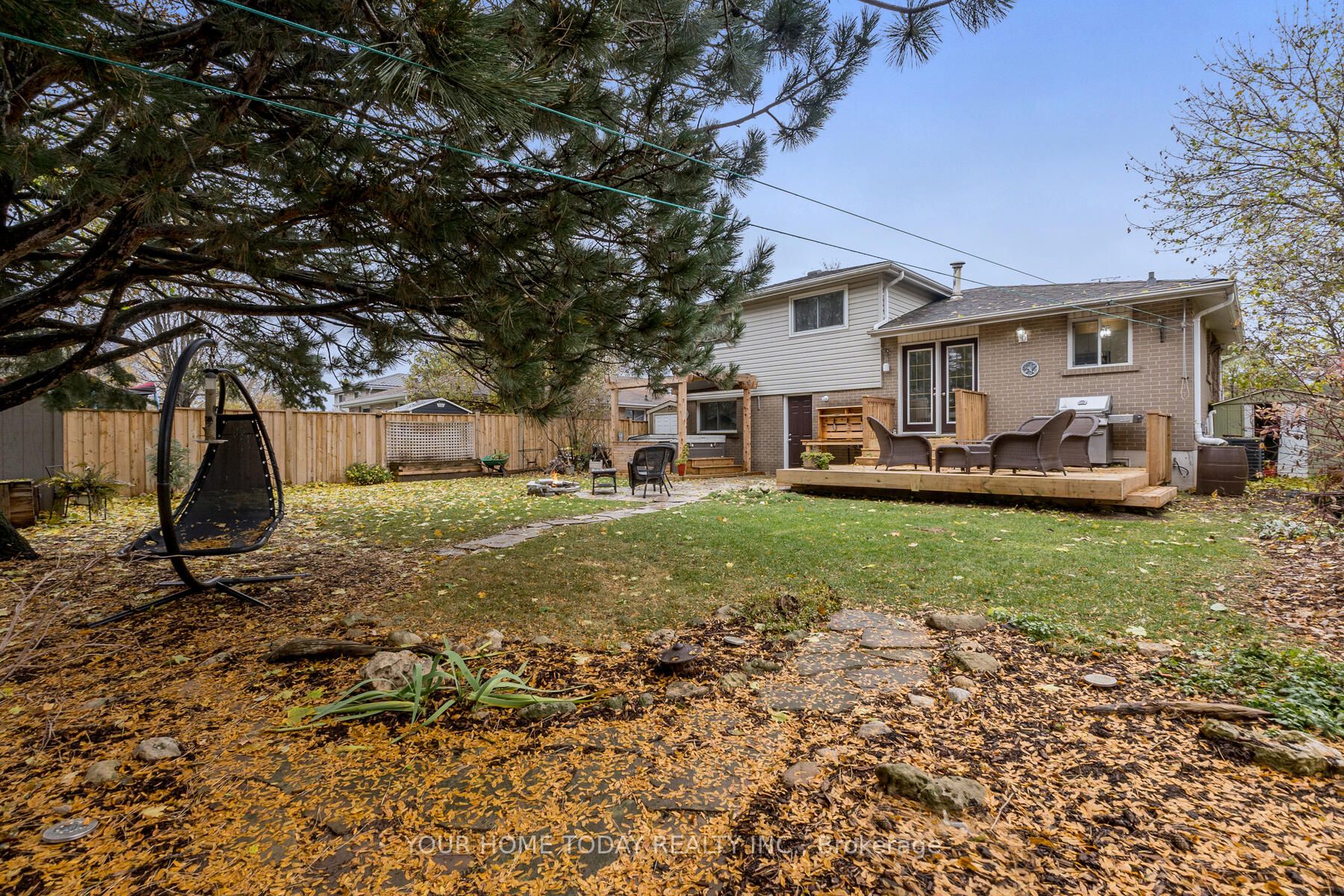 42 Moore Park Cres