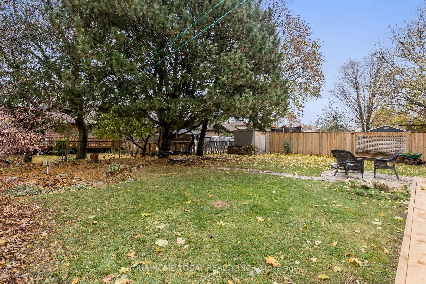 42 Moore Park Cres