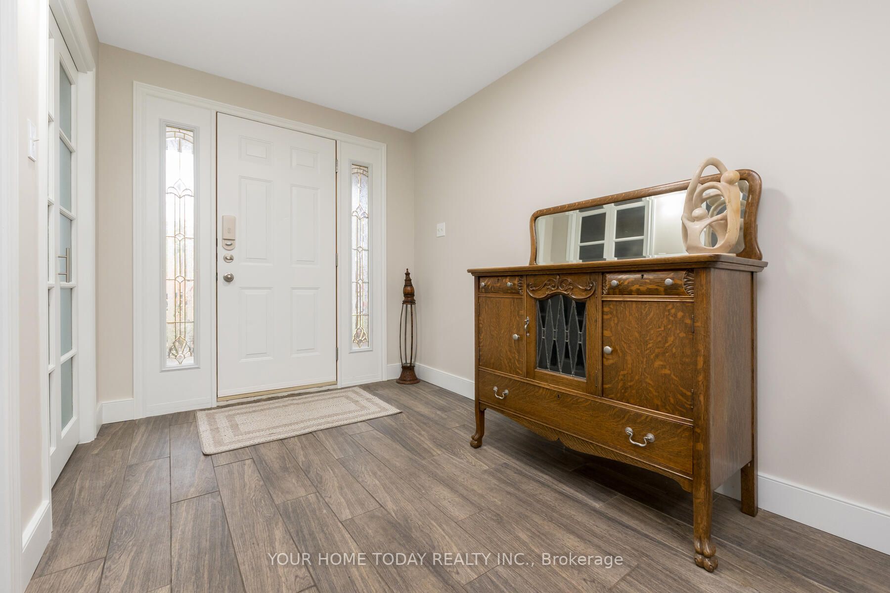 42 Moore Park Cres