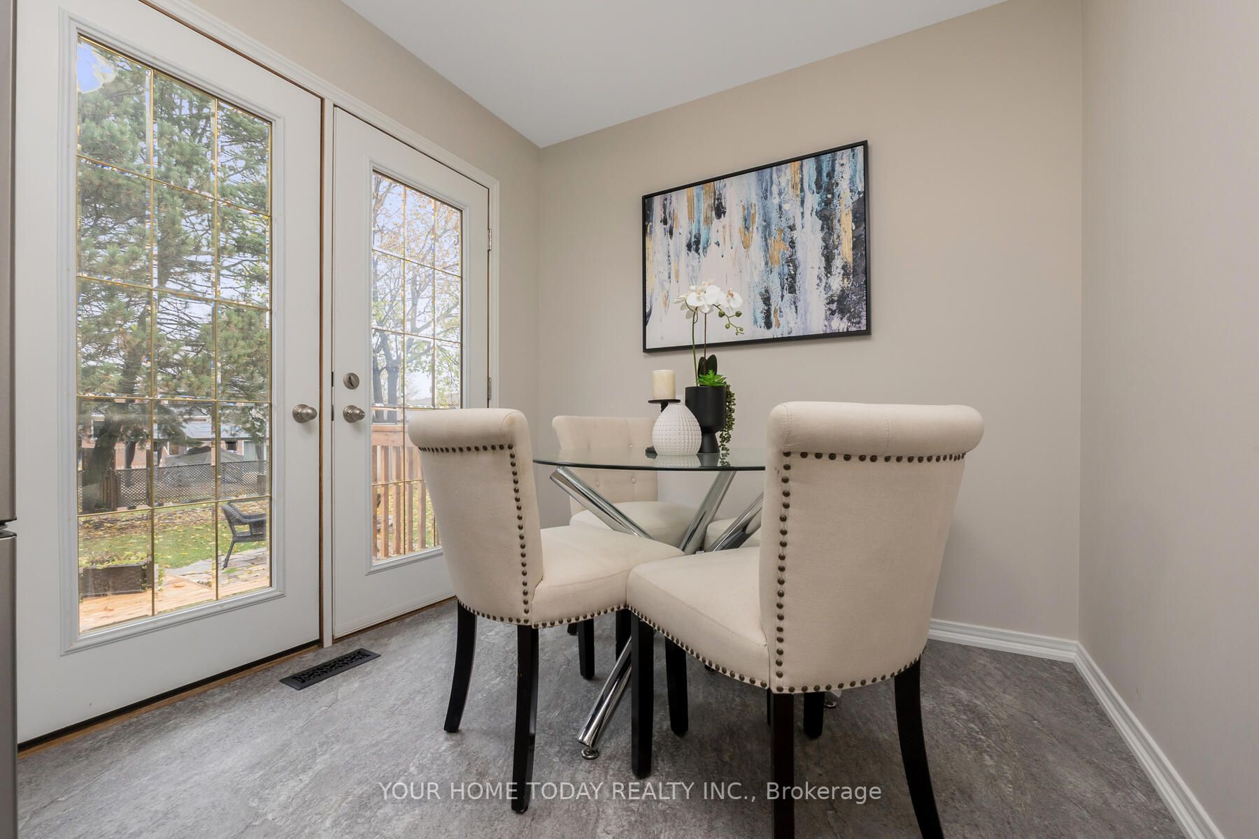 42 Moore Park Cres
