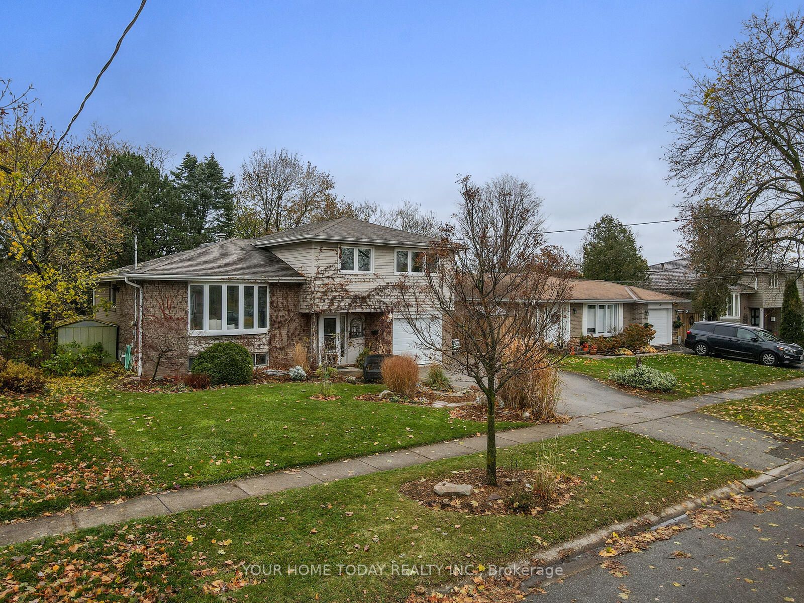 42 Moore Park Cres