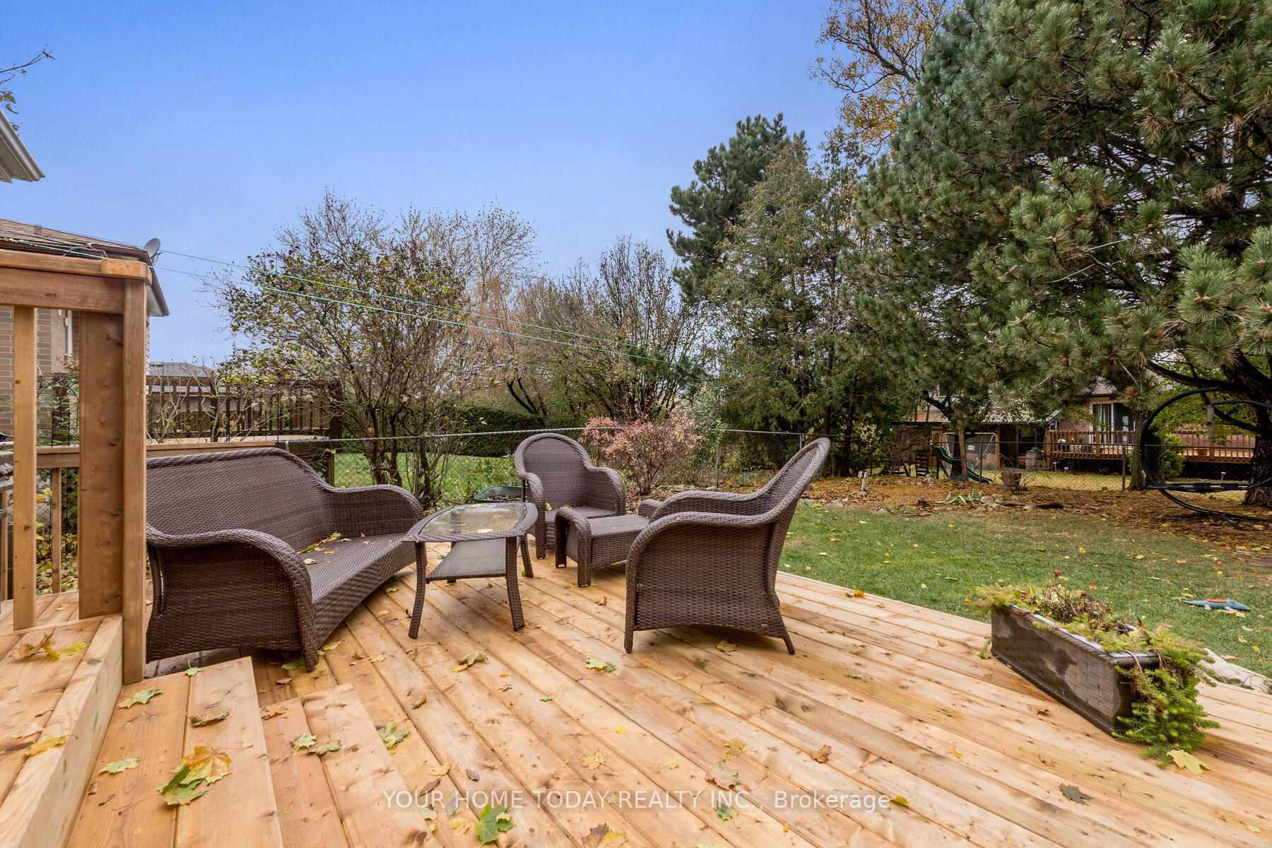42 Moore Park Cres