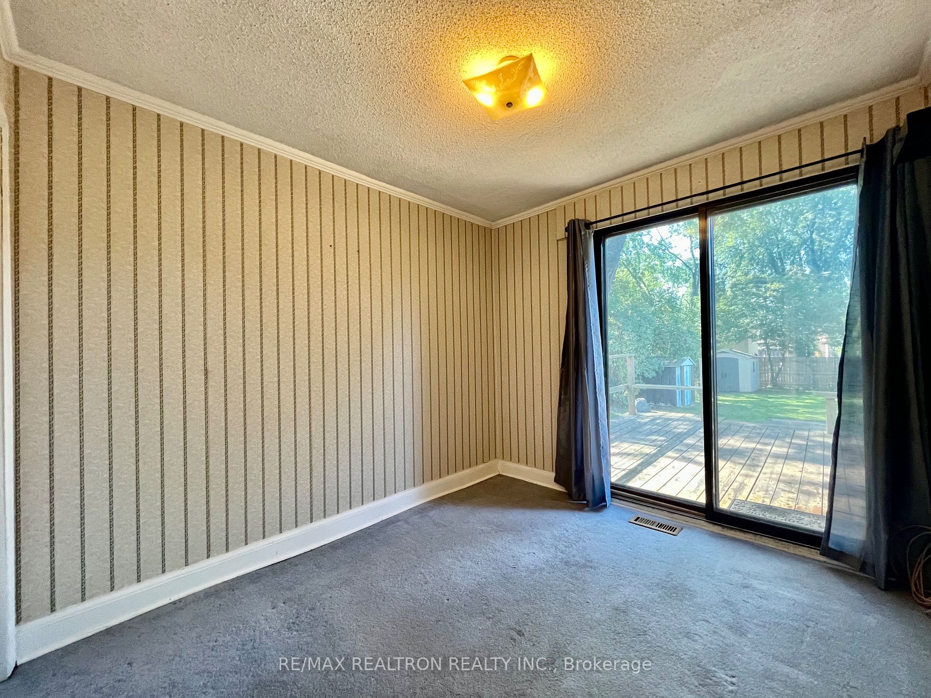 1062 Alexandra Ave