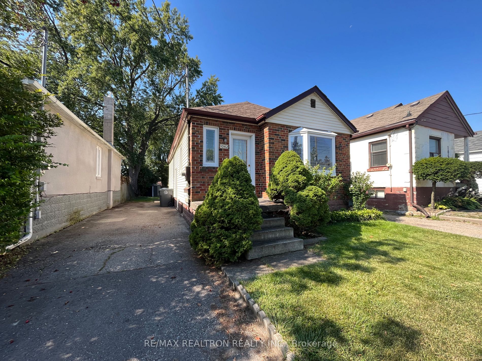 1062 Alexandra Ave