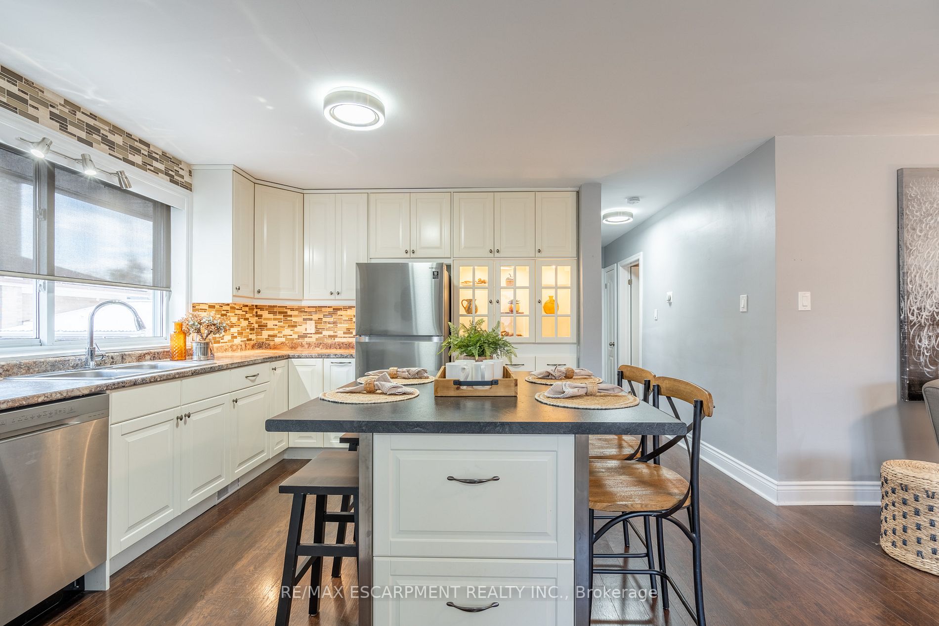 1388 Royal Dr