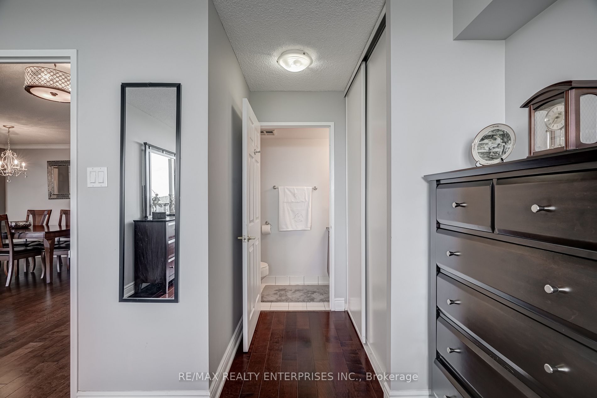10 Laurelcrest St, #802