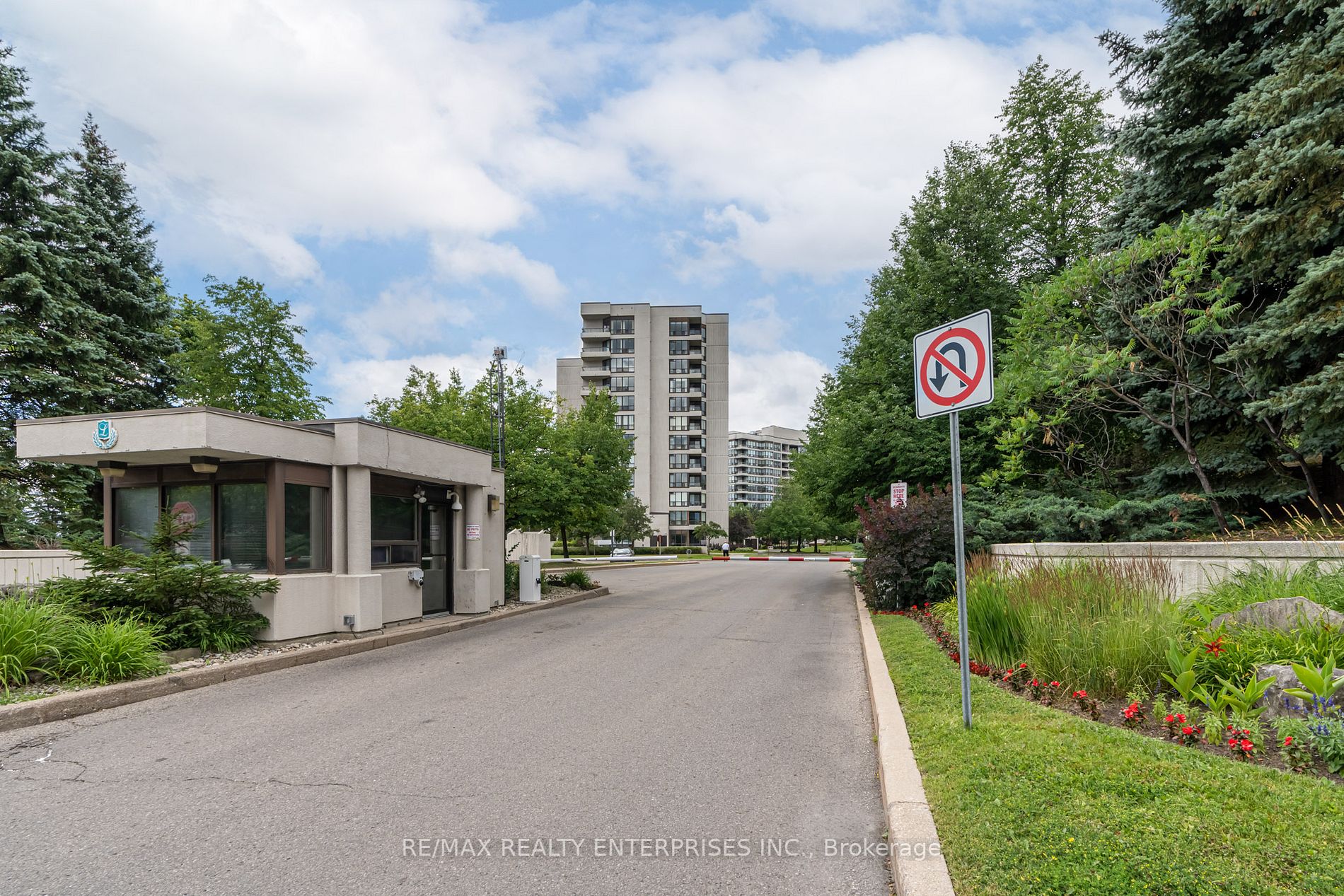 10 Laurelcrest St, #802