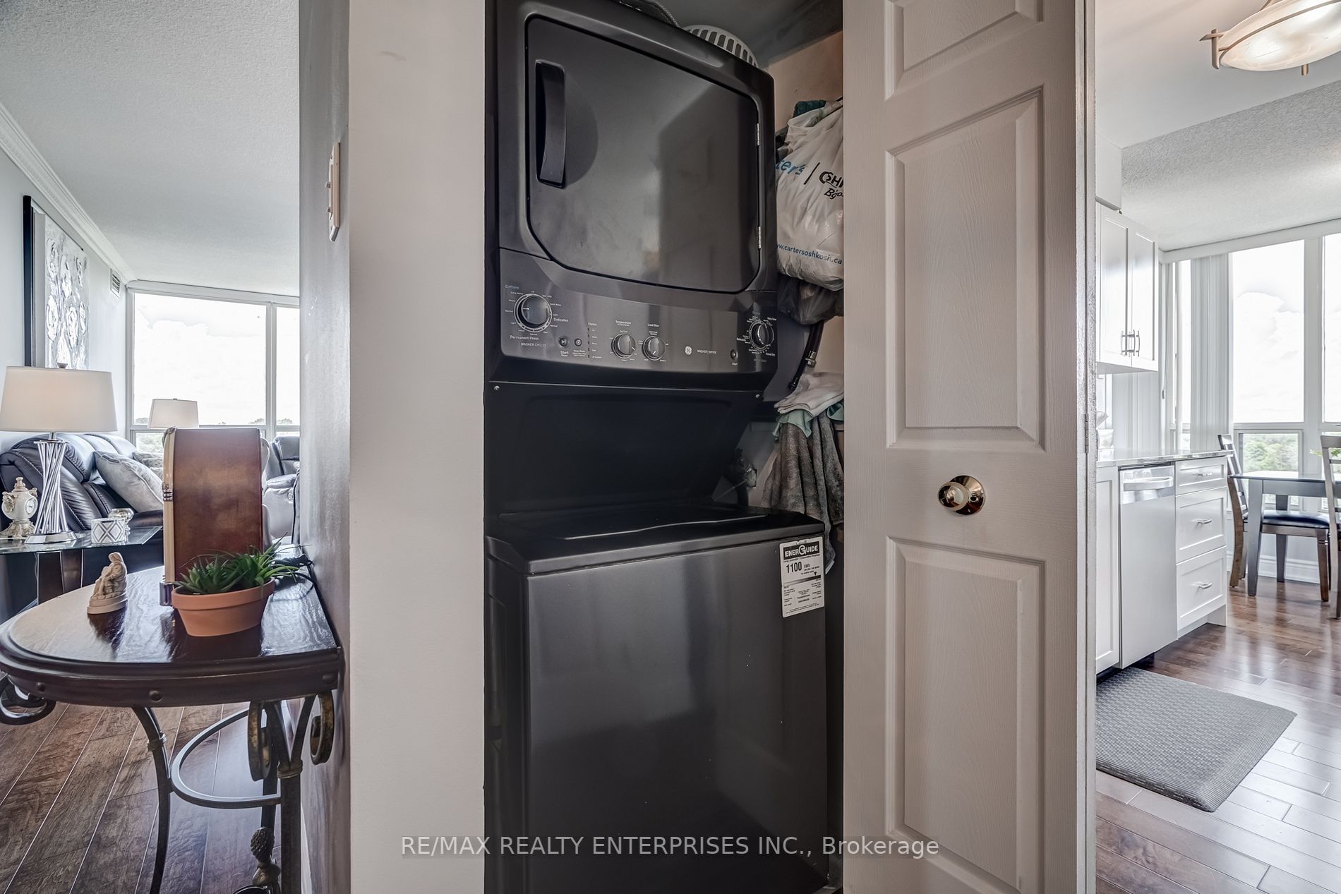 10 Laurelcrest St, #802