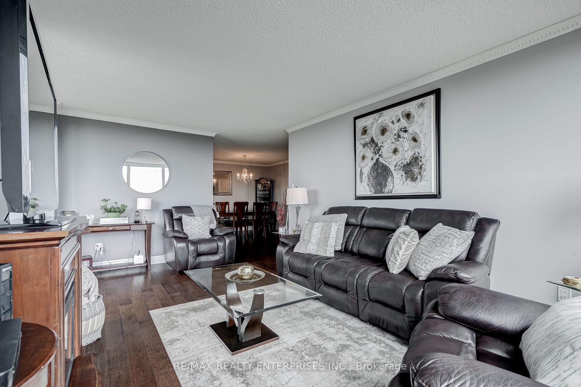 10 Laurelcrest St, #802