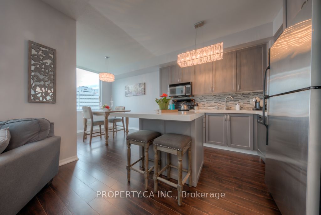 3939 Duke Of York Blvd, #903
