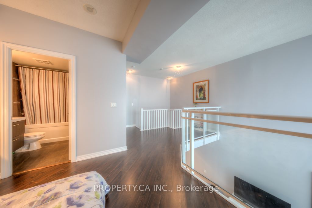 3939 Duke Of York Blvd, #903