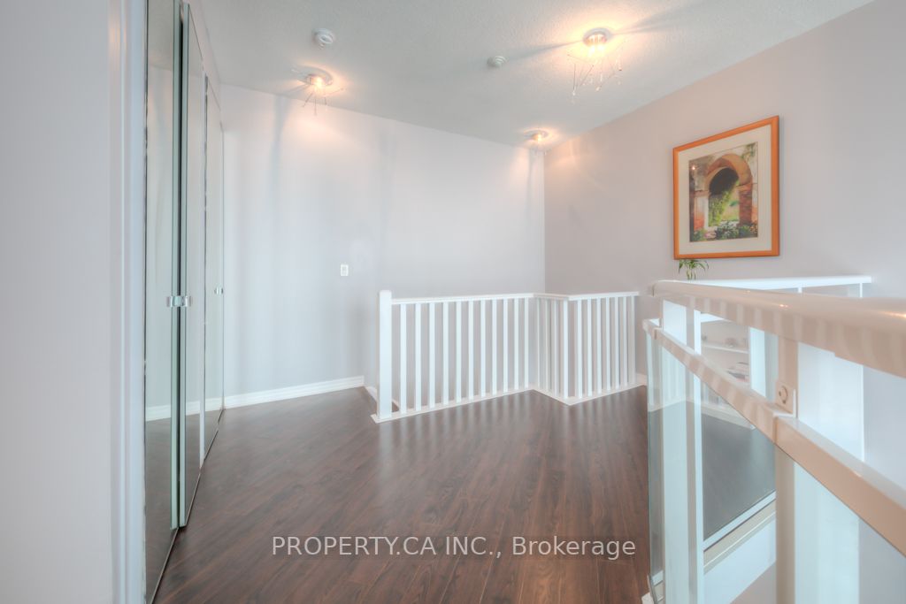 3939 Duke Of York Blvd, #903