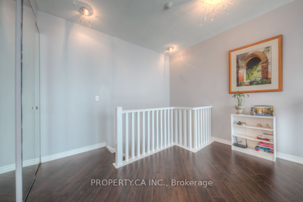 3939 Duke Of York Blvd, #903